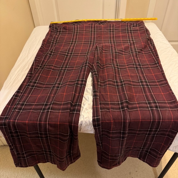 Torrid Studio Pull-On Pocket Pixie Wide-Leg Pants – Burgundy Plaid - Picture 2 of 9